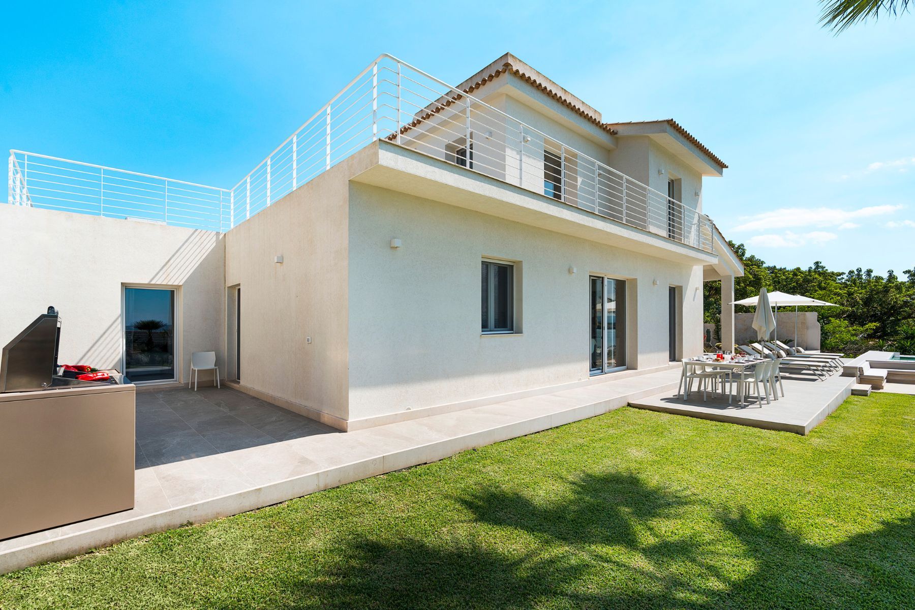 Artemare villa photo.